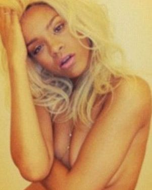 Rihanna hace desnudo con melena a lo Marilyn Monroe