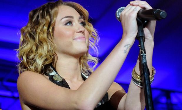 Miley Cyrus negocia su participación en Factor X