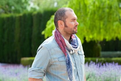 Santiago Cruz Presenta su nuevo sencillo »DESDE LEJOS»