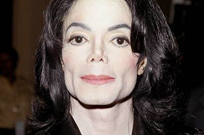 Michael Jackson se quemó el pene, mientras suspiraba por Pamela Anderson
