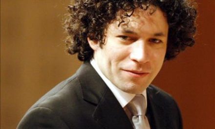 Gustavo Dudamel compondrá la banda sonora de la película sobre Simón Bolívar