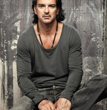 Ricardo Arjona domina la cartelera del Record Report