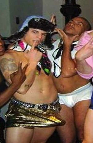 Novio de Jennifer Lopez es gay y oportunista, dice bailarín