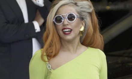 Lady Gaga quiere un sombrero con cucarachas vivas