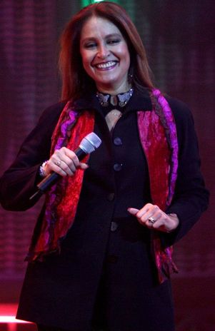 Daniela Romo recibe alta médica tras luchar contra el cáncer