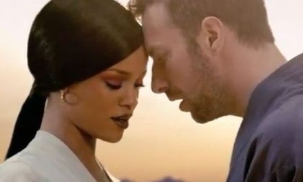 Rihanna y Chris Martin estelarizan videoclip estilo oriental (+Video)