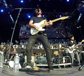 JUANES LLEGA A VENEZUELA Y ES DISCO DE ORO!