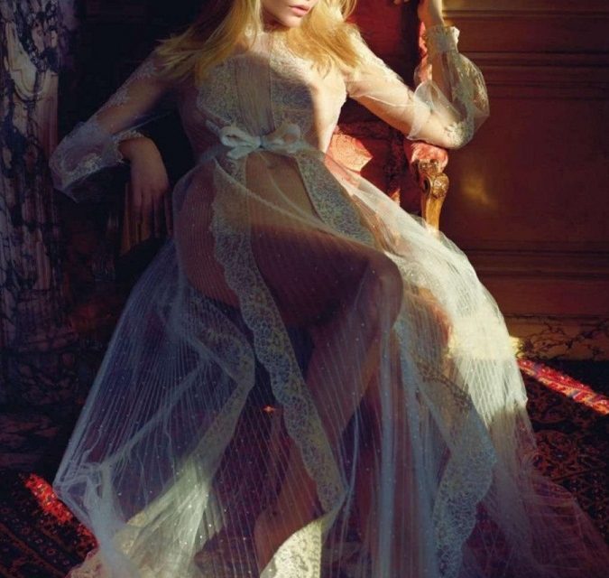 Natasha Poly muy Glamorosa y en Topless en Vogue Francia Junio 2012 (+Fotos)