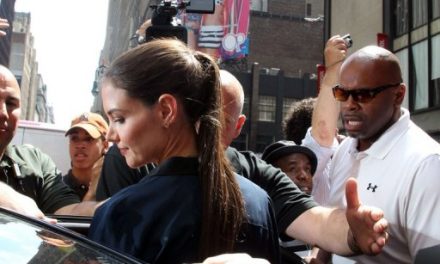 Katie Holmes se muda a Nueva York tras pedir el divorcio de Tom Cruise