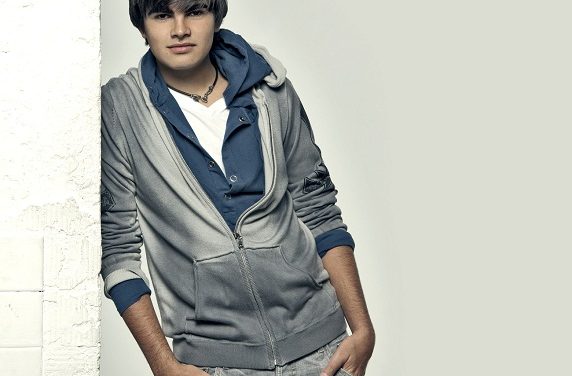 JONATHAN MOLY LANZA SU TERCER PROMOCIONAL… CARITA DE CRISTAL