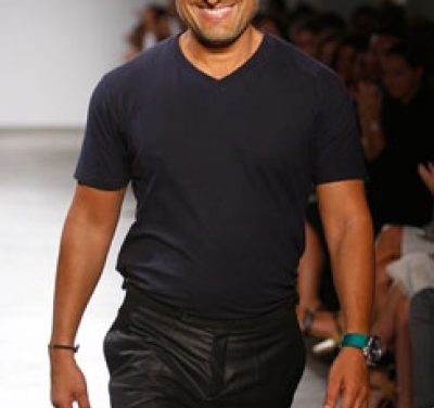 Ángel Sánchez celebra sus 25 años en la moda con una nueva línea de ropa