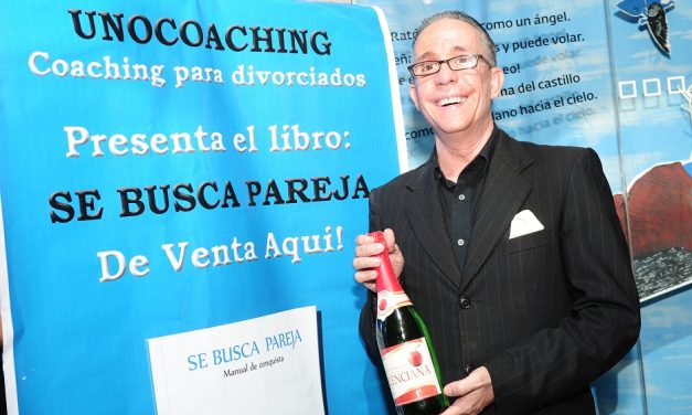 Valenciana acompañó a Lorenzo Campins en la presentación de su libro »Se Busca Pareja»
