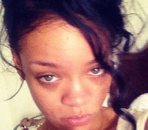 Rihanna ahoga sus penas en alcohol tras muerte de su abuela