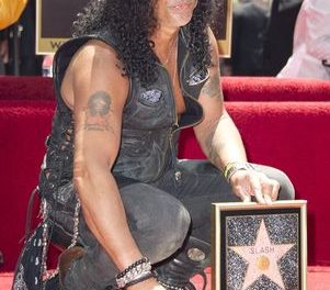 Slash recibe su estrella en el Paseo de la Fama de Hollywood