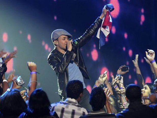 Prince Royce arrasa con ocho galardones en Premios Juventud