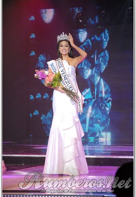 EL MISS VENEZUELA 2012 CONMOCIONÓ LA PANTALLA Y  LAS REDES SOCIALES (+Fotos)
