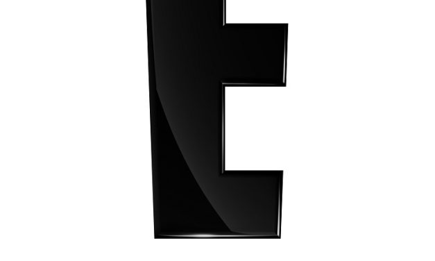 E! cambia su imagen y luce su Little Black Dress