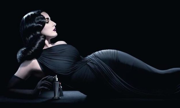 Dita Von Teese presenta su primer perfume