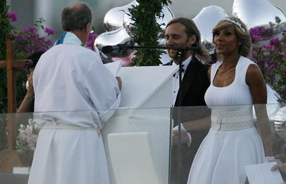 David Guetta renueva sus votos matrimoniales en Ibiza