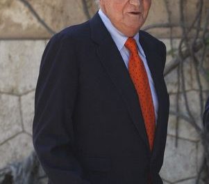 Rey Juan Carlos golpea a su chofer por estacionarse mal