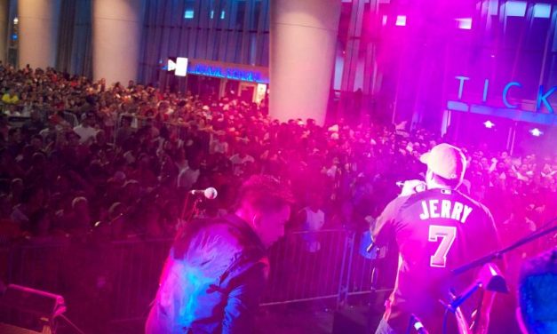Jerry Rivera Enciende el Marlins Stadium Con Un Gran Concierto Luego Del Partido