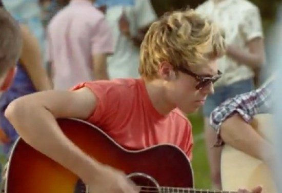 Niall Horan agradecido por apoyo a último videoclip de One Direction