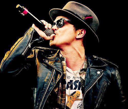 Bruno Mars estrenará el lunes su nuevo álbum con »Locked Out Of Heaven»