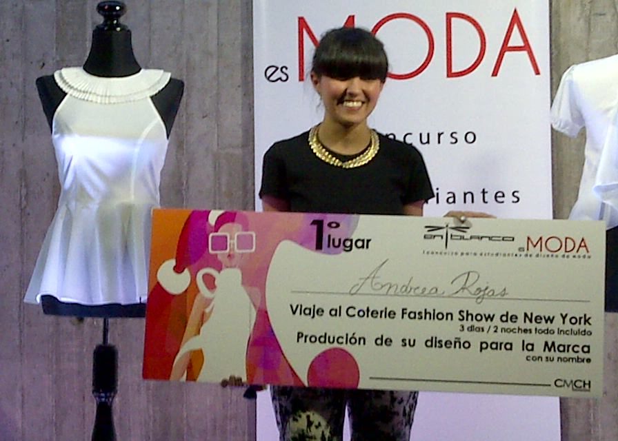 Andrea Rojas ganadora del concurso En Blanco es Moda