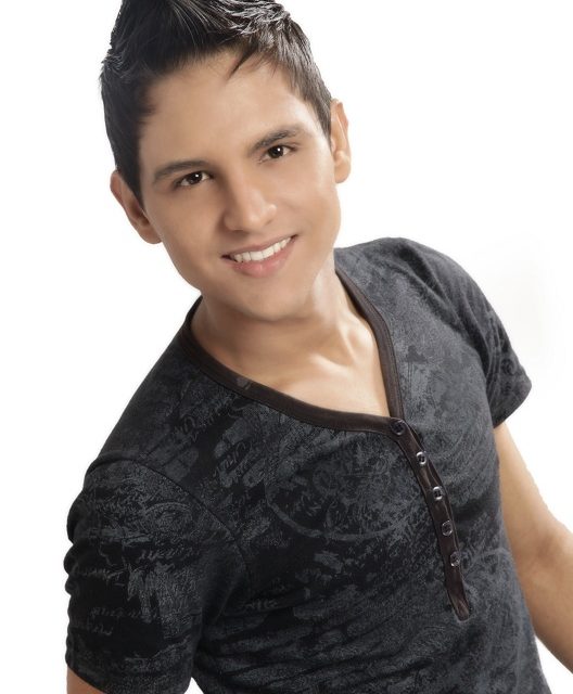 ENGHER BOGADI LE DEDICA A LAS CHICAS SU TEMA »NIÑA BELLA»