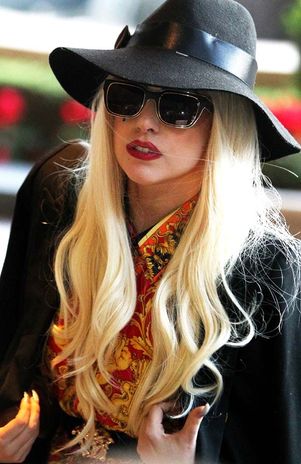 Lady Gaga recuerda a Lady Di, Winehouse y Houston en Londres
