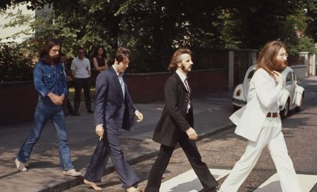 Paul McCartney rinde tributo al último disco de los Beatles