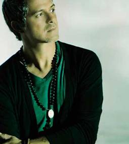 ALEJANDRO SANZ CONVOCA A SUS FANS PARA NUEVO VIDEO