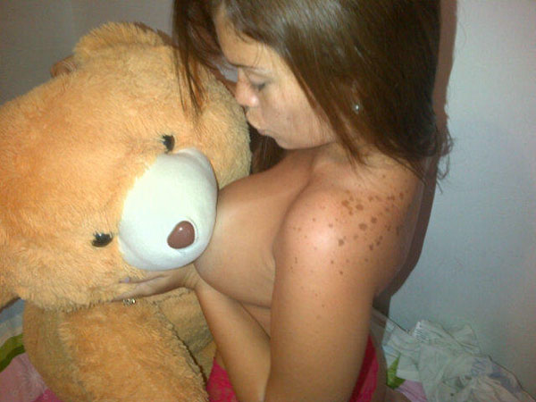 Jennifer Aboul (@jenniferaboul) prepara un sensual TwitCam, 29 de Sept – 9pm (+Fotos Topless)