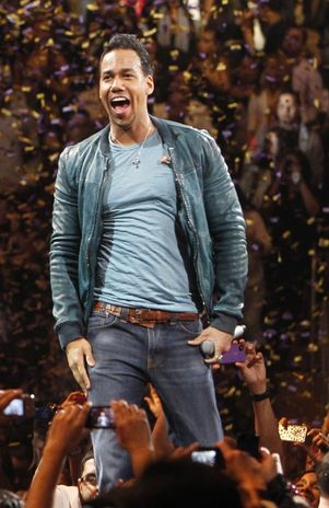 Romeo Santos recibe galardón de MTV por Mejor Artista Latino