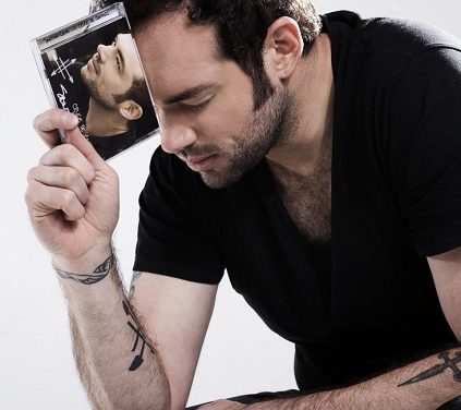 La Romántica 88.9 FM hace realidad el sueño de las fanáticas de Santiago Cruz