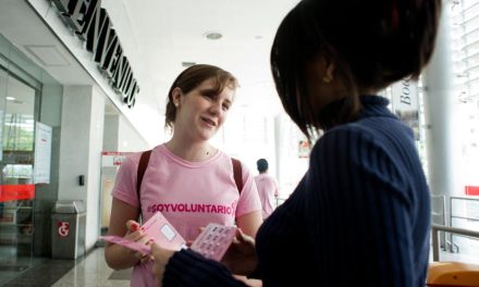 Voluntariado de Kraft Foods, junto a SenosAyuda y Excelsior Gama suman esfuerzos en la lucha contra el cáncer de mama
