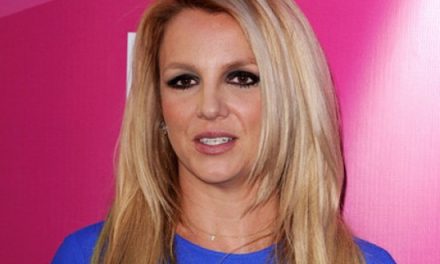 Britney Spears era drogada por su ex representante, según su madre
