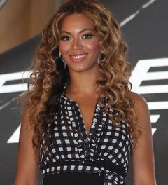 Beyoncé protagonizará espectáculo del medio tiempo de la Super Bowl en 2013