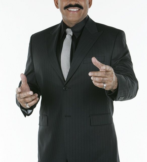 EL HOTEL EUROBUILDING RECIBE A OSCAR D´ LEON EN UN CONCIERTO SINFONICO JUNTO A SUS AMIGOS