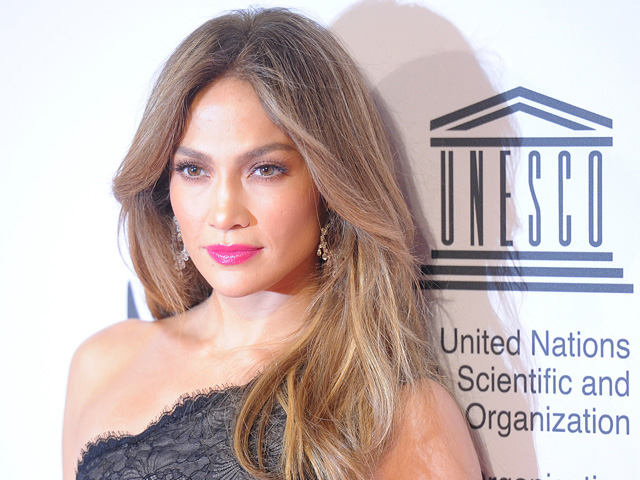 Jennifer Lopez brilla en gala benéfica de Unesco en Alemania