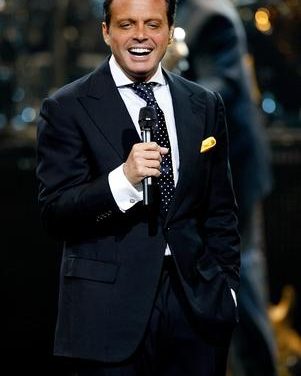 Luis Miguel es demandado por incumplir sus deberes de padre
