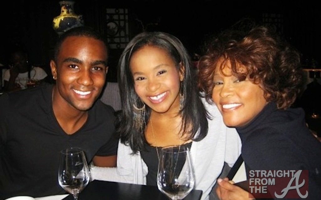 Hija de Whitney Houston, ¿embarazada de su hermano? #VenenitoExpress –> @YurbyCalderon