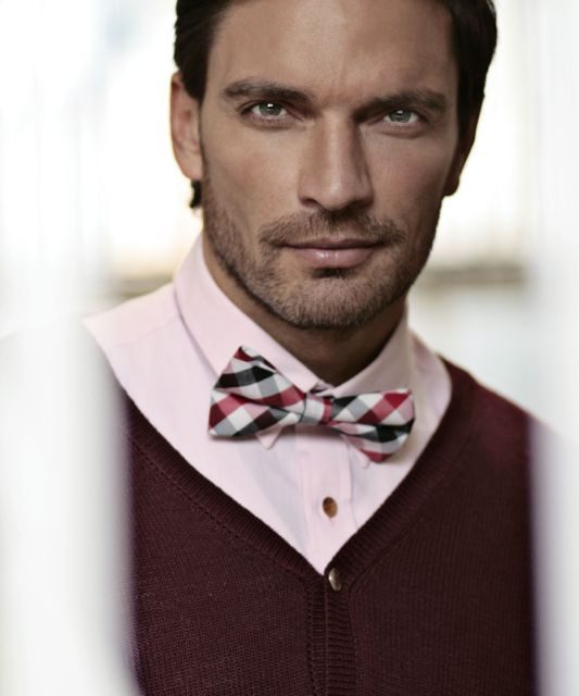 Julián Gil se une a la campaña navideña de Univision «Nuevos Recuerdos»