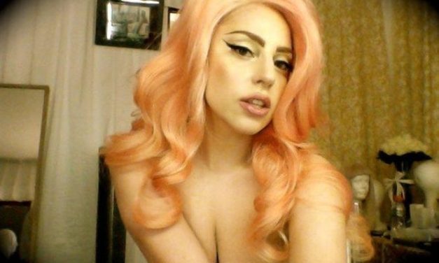 Lady Gaga le pide consejos sobre protocolo a Pippa Middleton