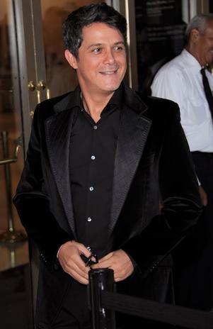 Alejandro Sanz recibe un disco de oro en Hollywood