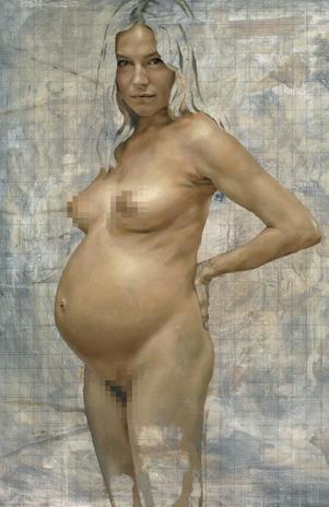 Sienna Miller desnuda y embarazada, expuesta en Berlín