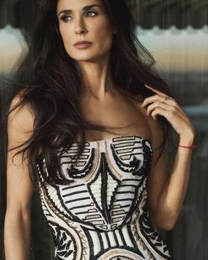 Demi Moore llega a los 50 años llena de problemas personales