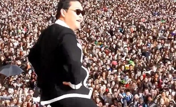 ‘Gangman Style’ reúne a 20 mil franceses en París