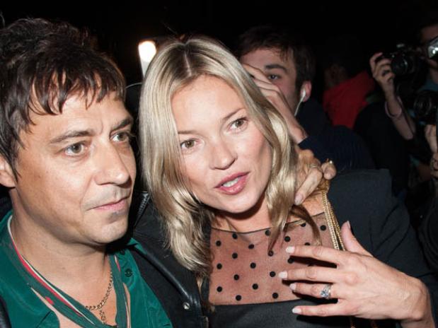 Kate Moss admite que conoció a su esposo por internet