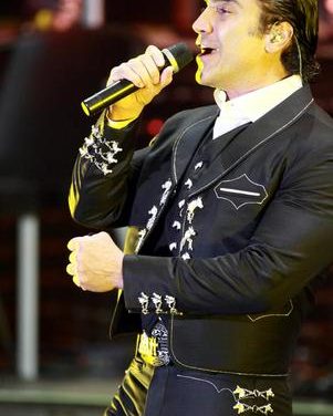 Alejandro Fernández asegura que su papá no tiene cáncer